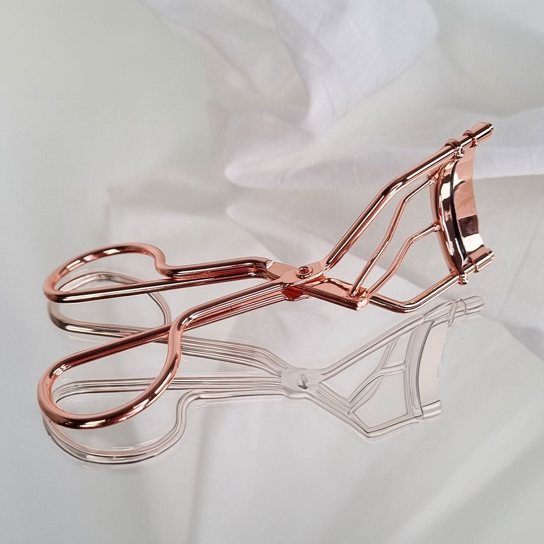 iGlow Lash Maximizer and free iGlow Eyelash Curler - iGlow Cosmetics