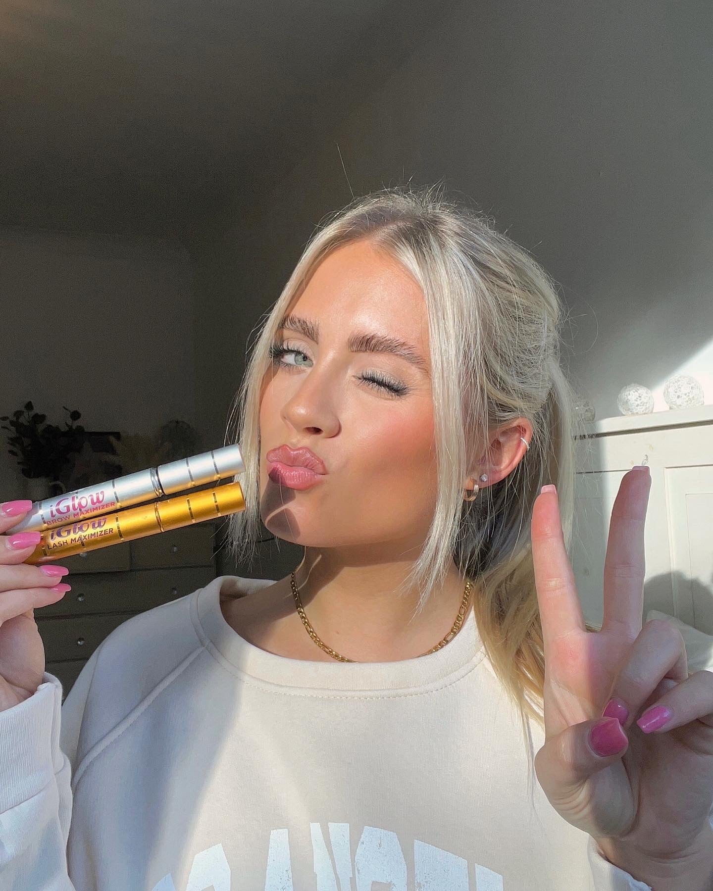 iGlow Lash and Brow Maximizer - iGlow Cosmetics