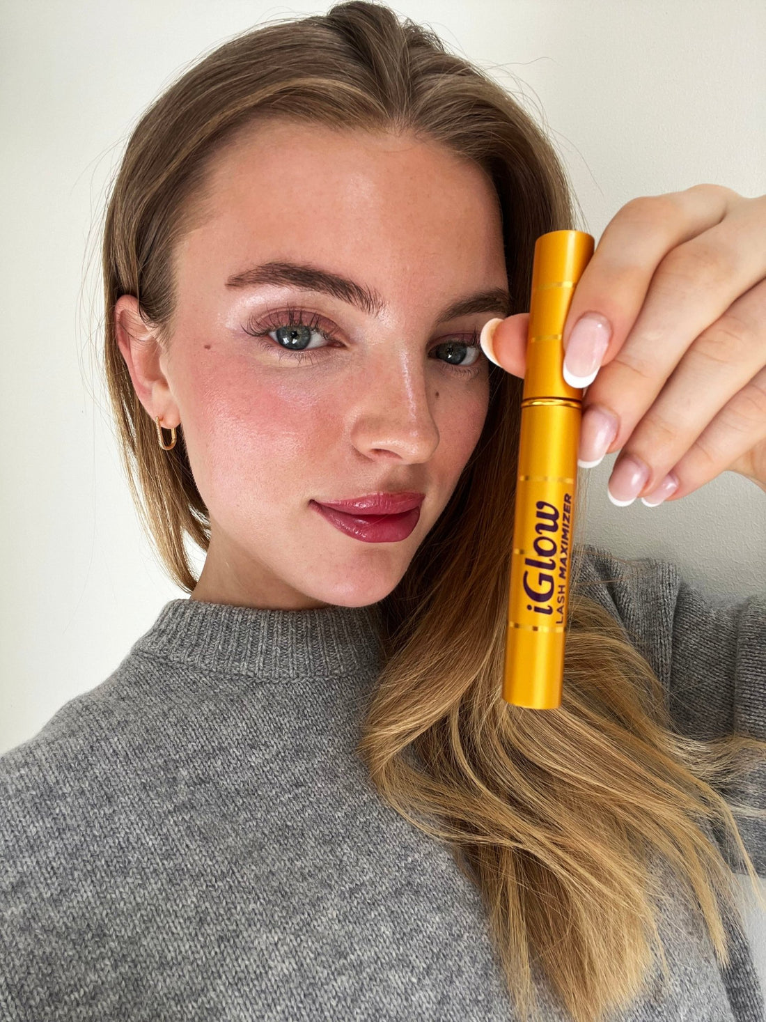 iGlow Lash Maximizer and free iGlow Eyelash Curler - iGlow Cosmetics