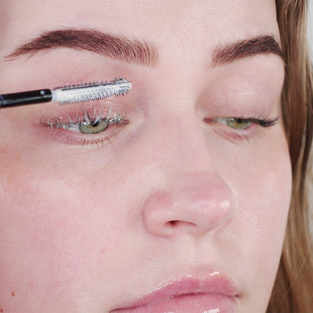iGlow Lash serum and free iGlow Lash Volumizing Primer - iGlow Cosmetics