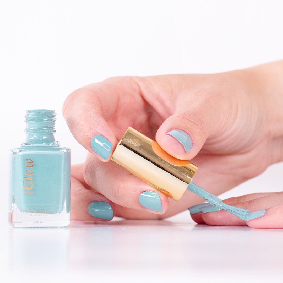 iGlow Nailpolish - Cora Blue - iGlow Cosmetics