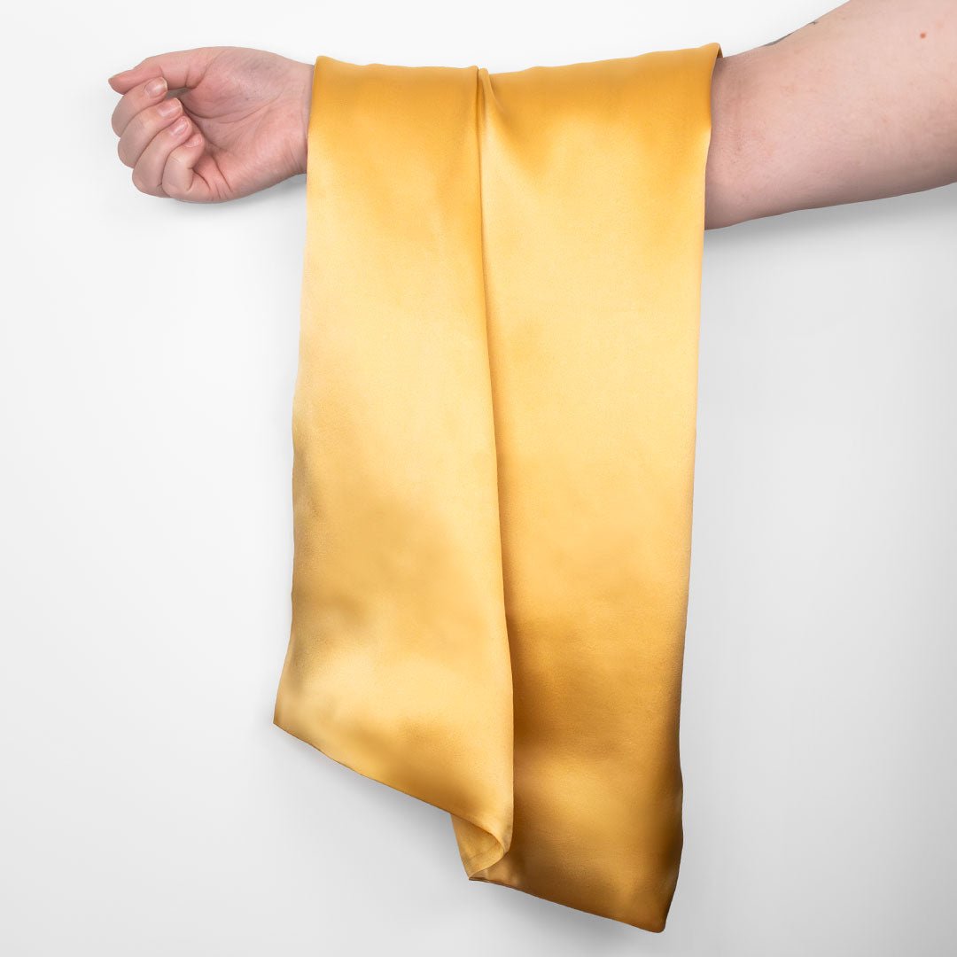 iGlow Silk Pillowcase - Divine Gold - iGlow Cosmetics