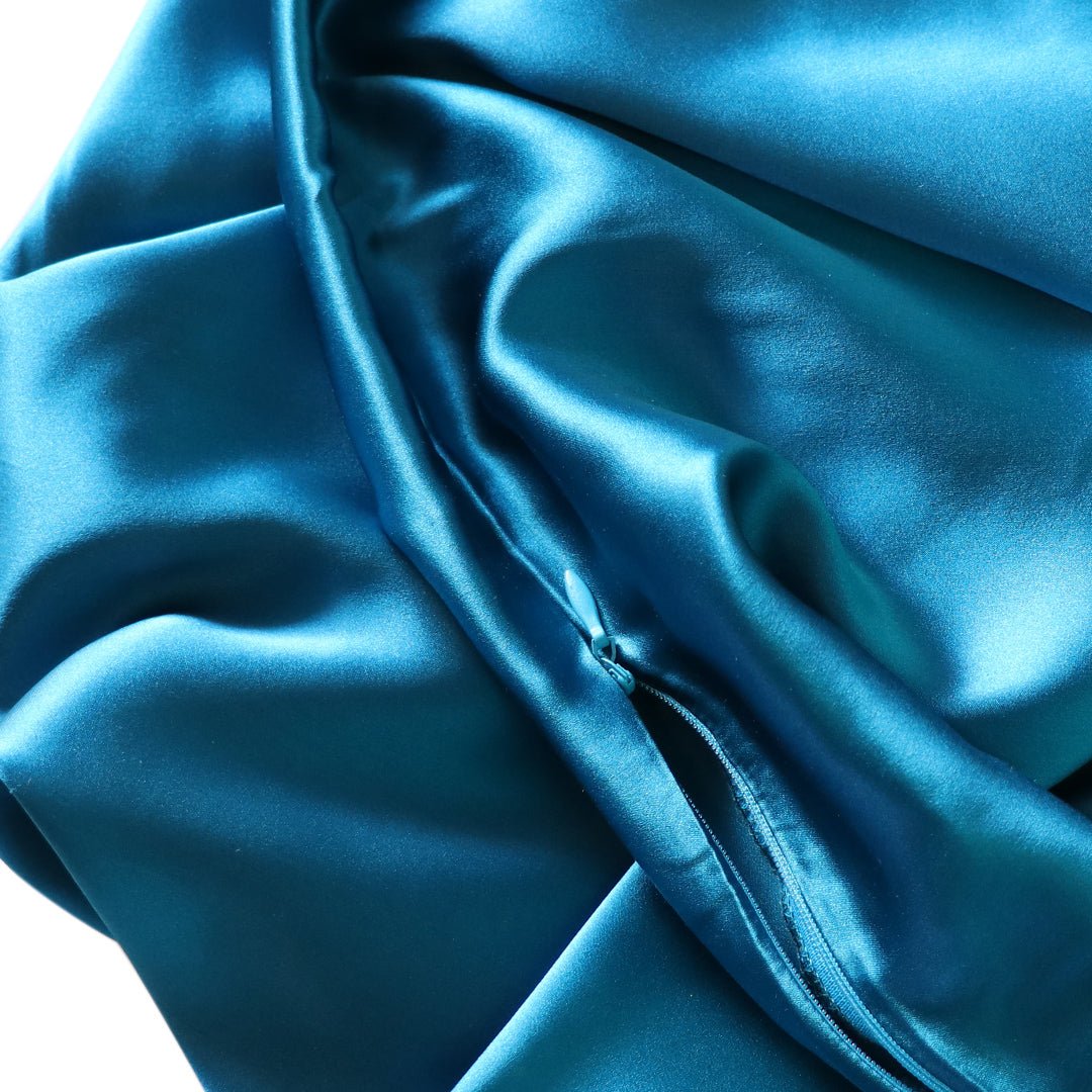 iGlow Silk Pillowcase - Ocean Blue - iGlow Cosmetics